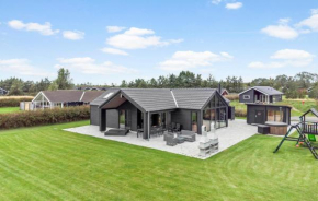 Lovely Home In Idestrup With Sauna, Bogø By